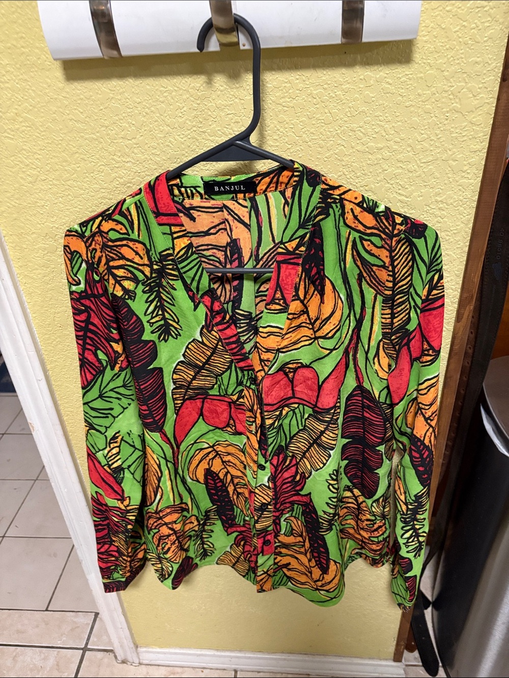 Banjul Vibrant Tropical Leaf Print Button-Down Shirt in Green, Red, Orange
